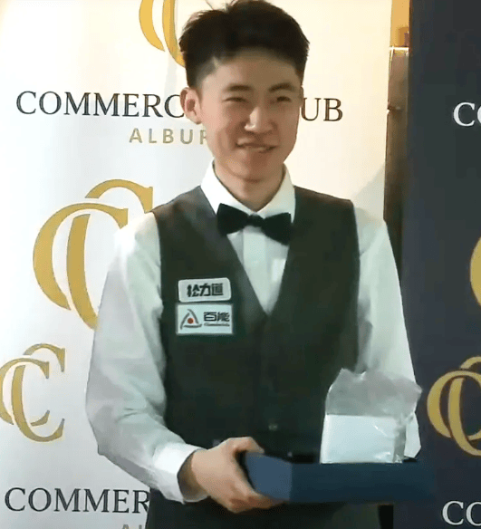 麦克吉尔, 今晨, 大胜龙泽煌